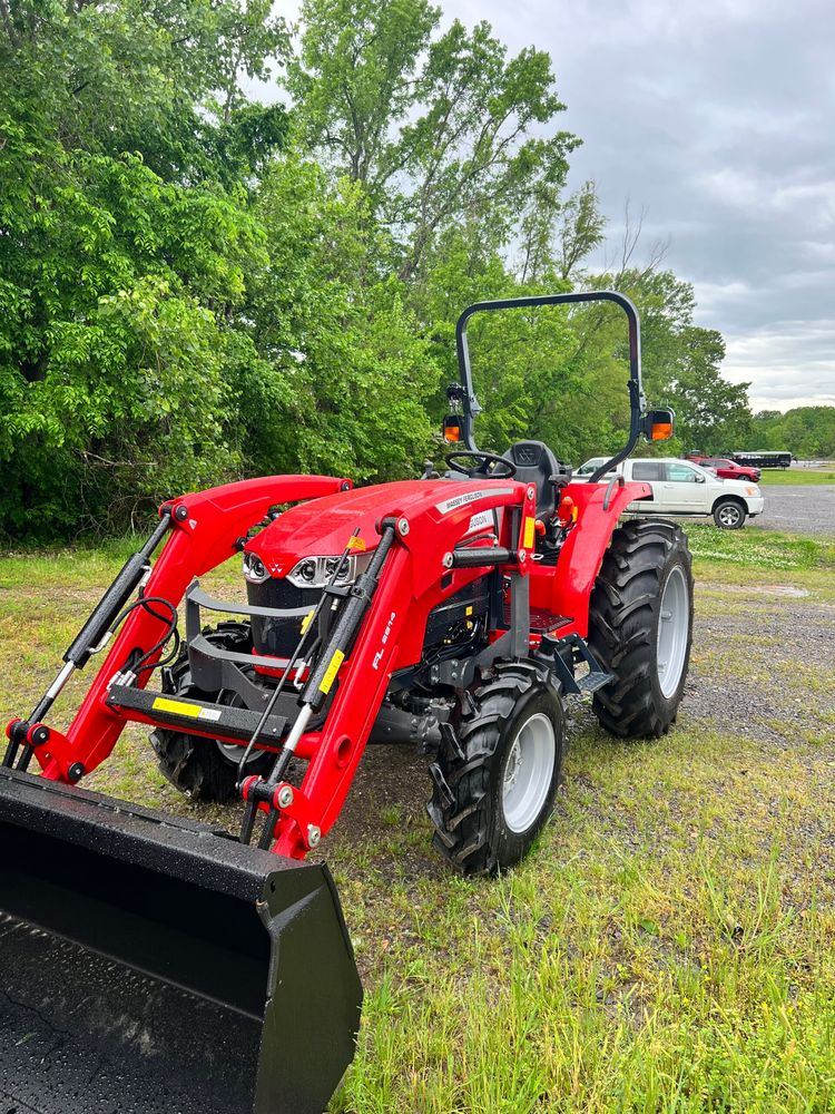 New Massey Ferguson 2850M Platform Tractor/Loader