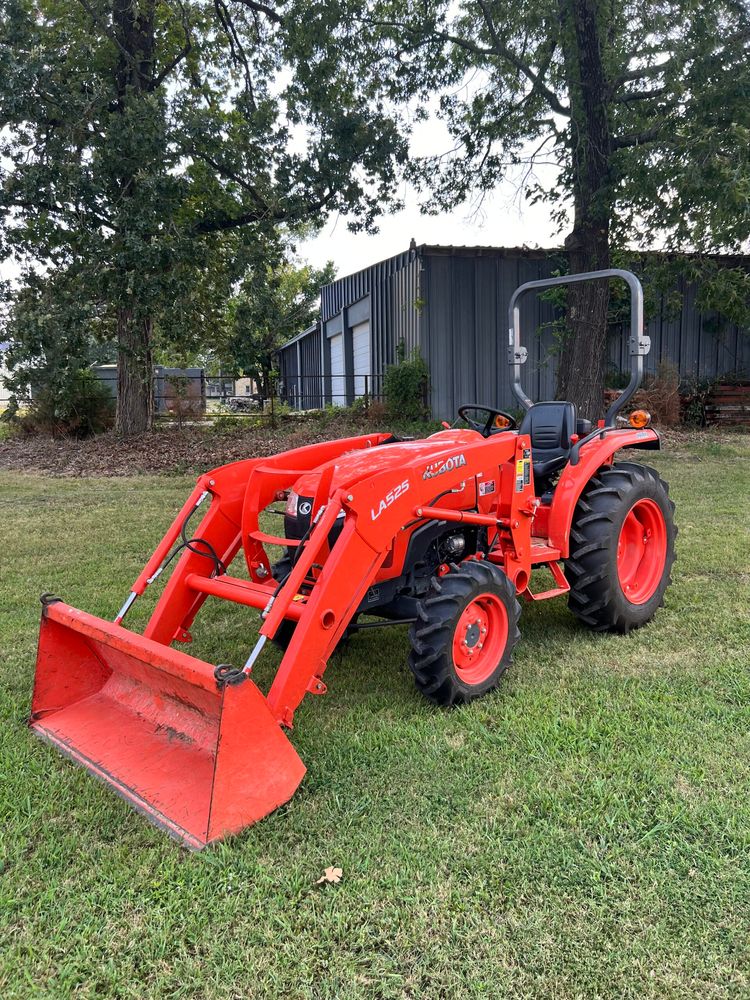 Pre-Owned Kubota L2501 Compact Tractor/Loader