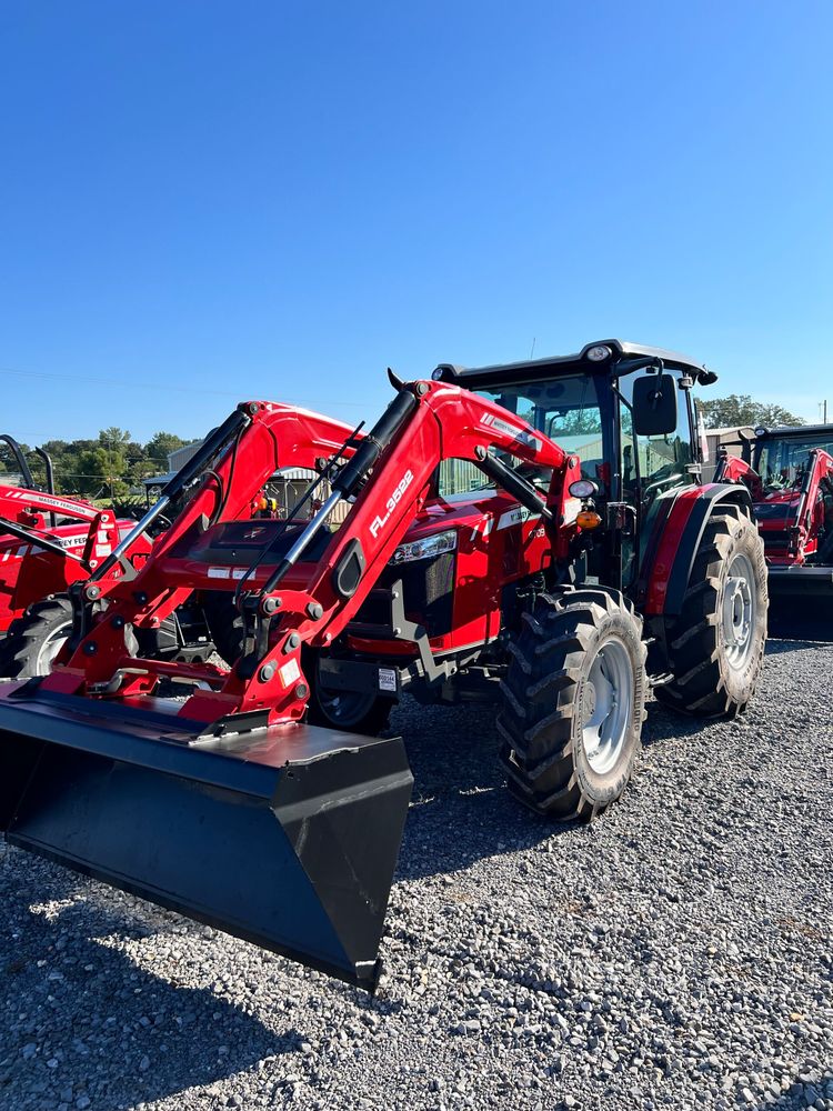 New Massey Ferguson 4709 Global Deluxe Series Cab Tractor w/FL3522 Loader